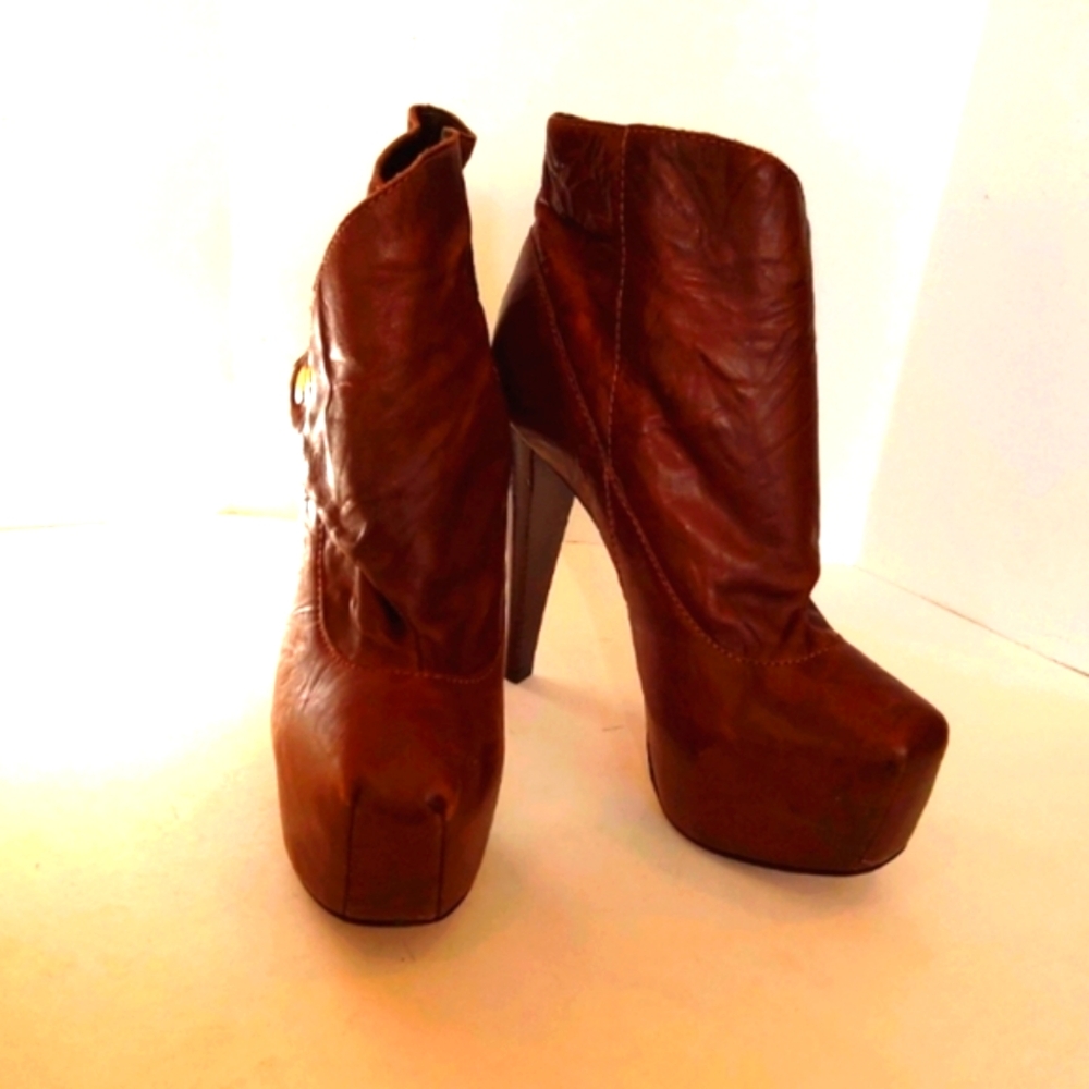 Alice and Olivia by Stacey Bendet brown boots - Picture 10 of 10